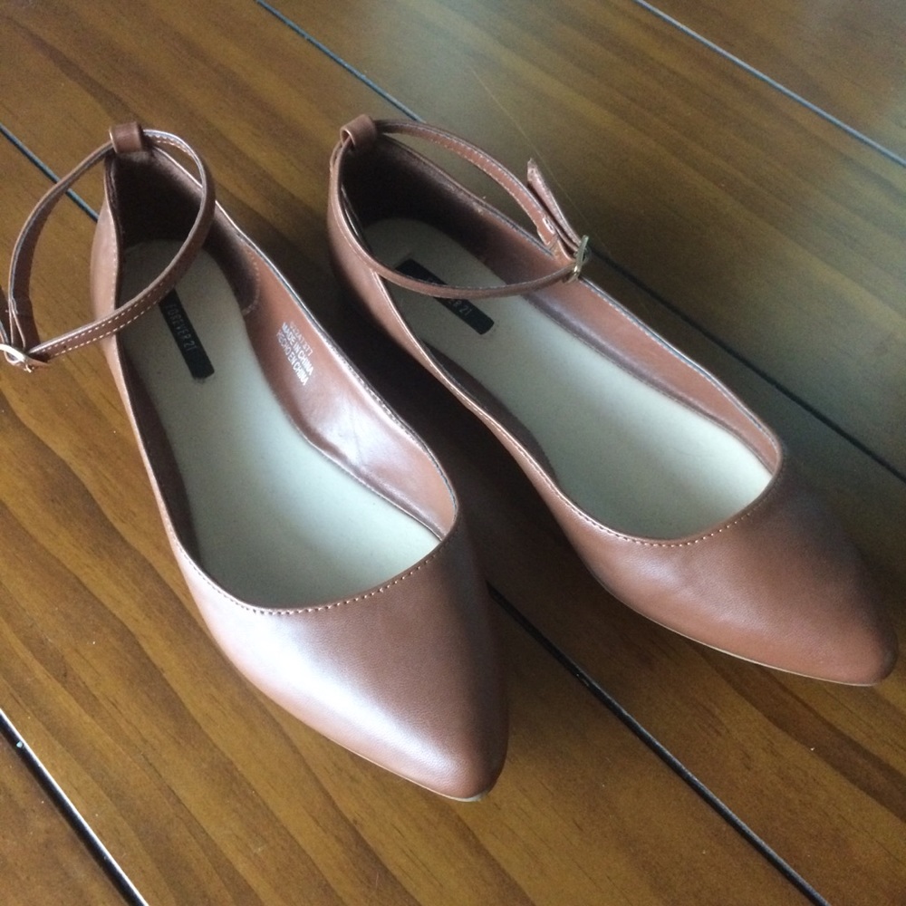 Cute Brown Flats with Ankle Strap Sz 7